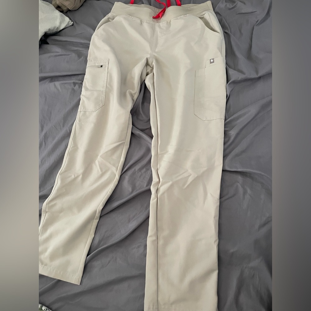 Figs Yola in Bone size Medium